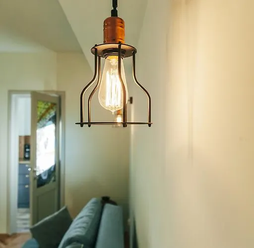 Artsy Old Town Apartment *