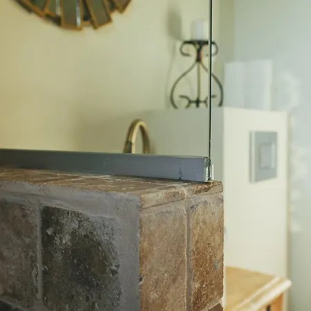 Artsy Old Town Apartment *