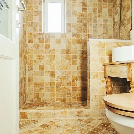 Artsy Old Town 아파트