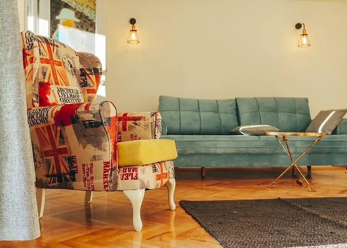 Artsy Old Town Apartament